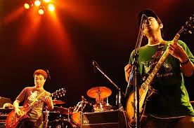 Husking Bee was a dynamic Japanese powerpop/punk band that came into existence in 1994.